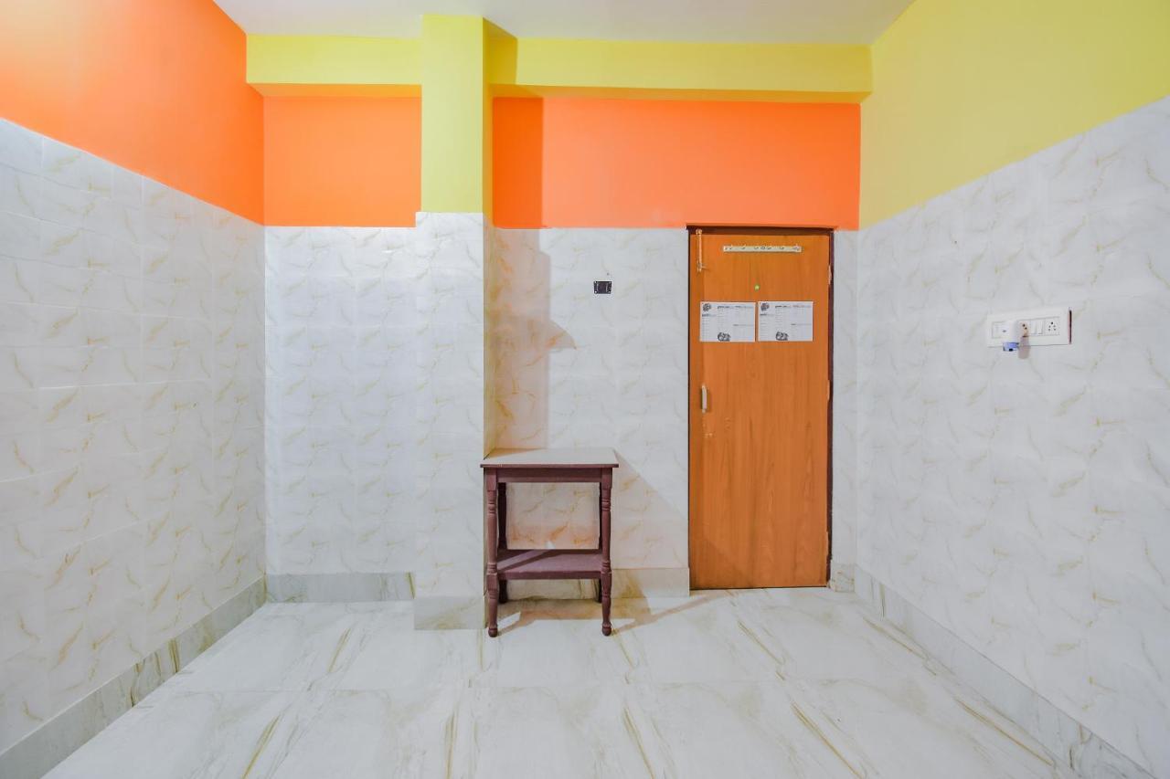 Oyo 74542-阿喇夫酒店 Jādabpur 外观 照片